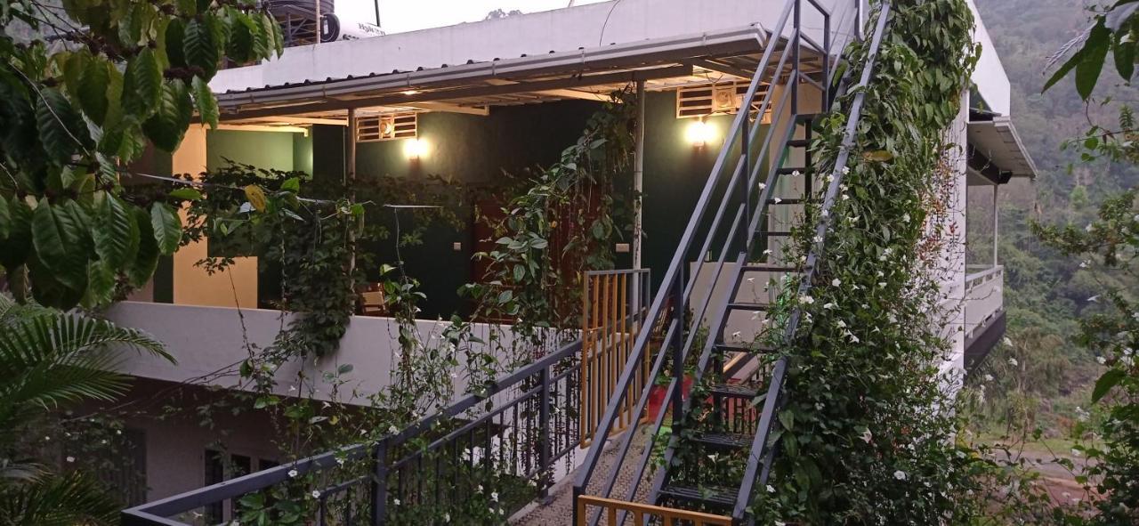 Riverbench Homestay Munnar, Anaviratty Eksteriør billede