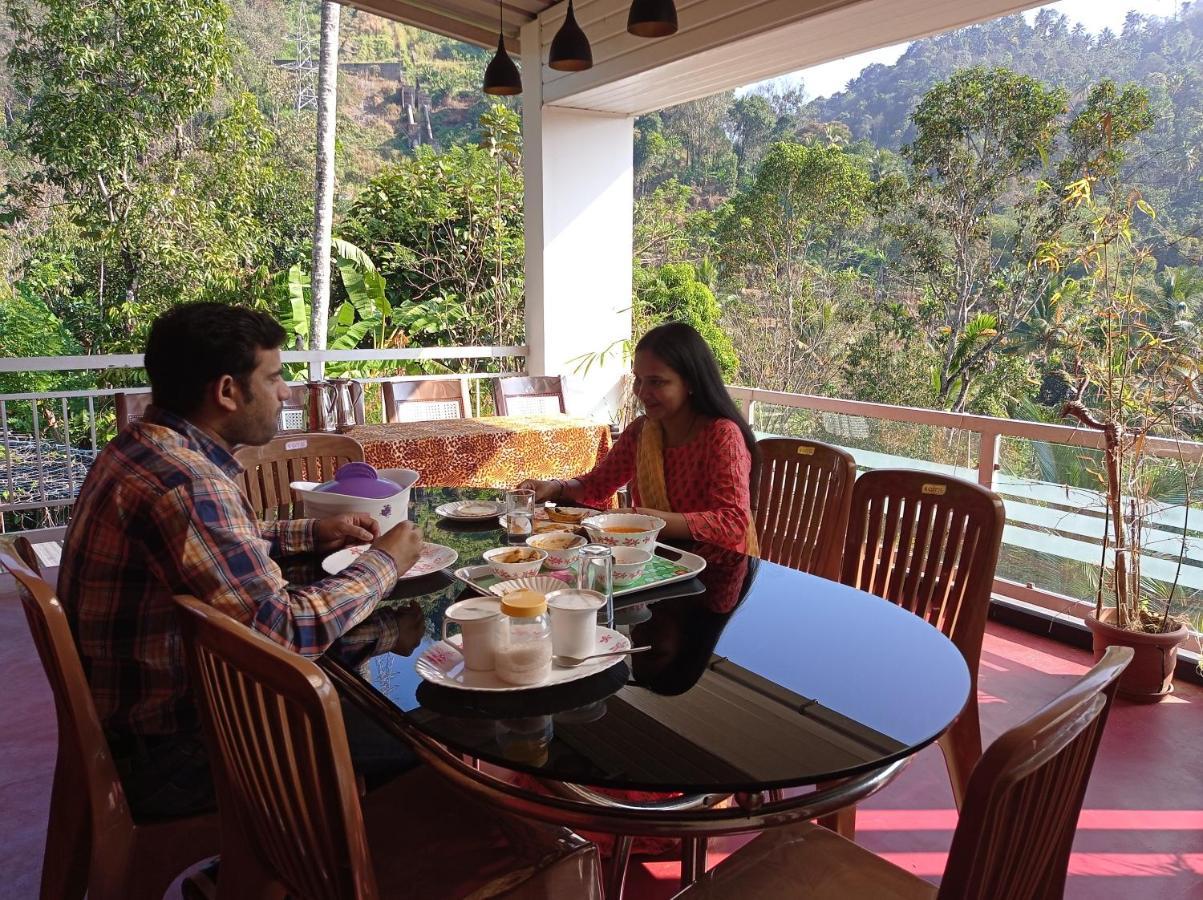 Riverbench Homestay Munnar, Anaviratty Eksteriør billede