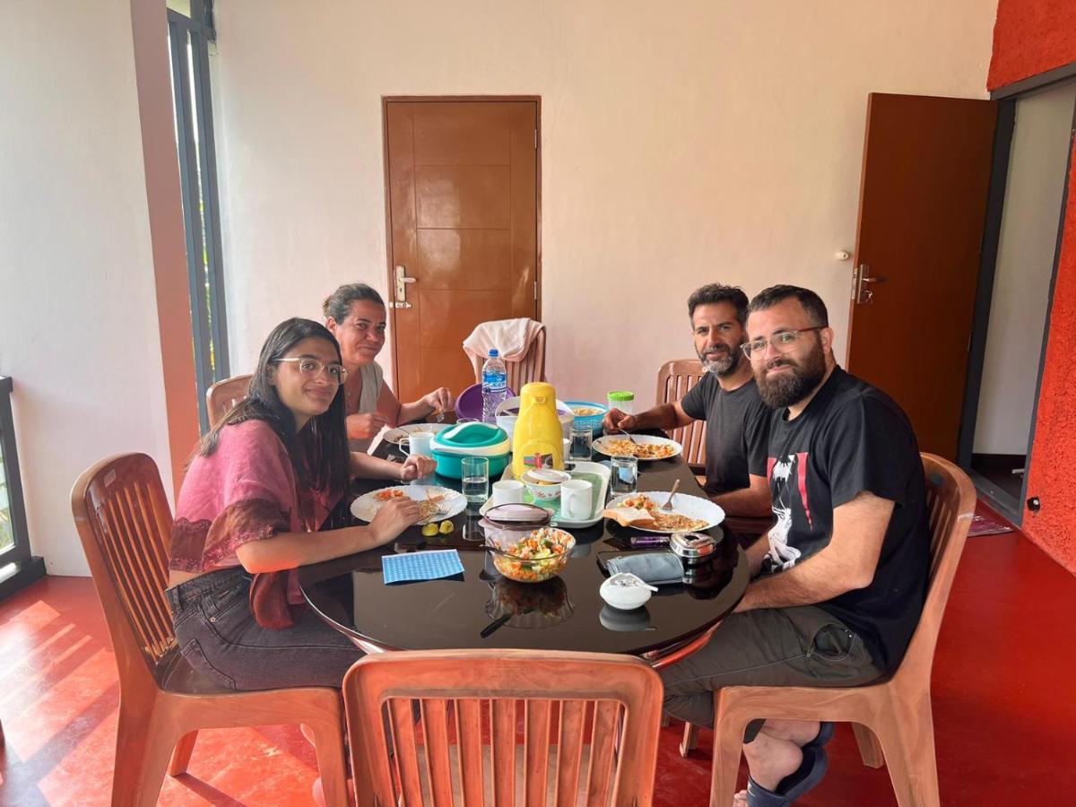 Riverbench Homestay Munnar, Anaviratty Eksteriør billede